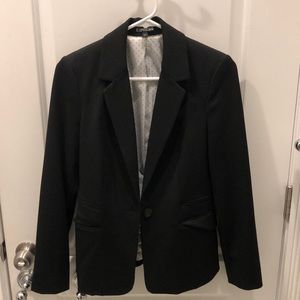 Express Suit Jacket, size 4, black